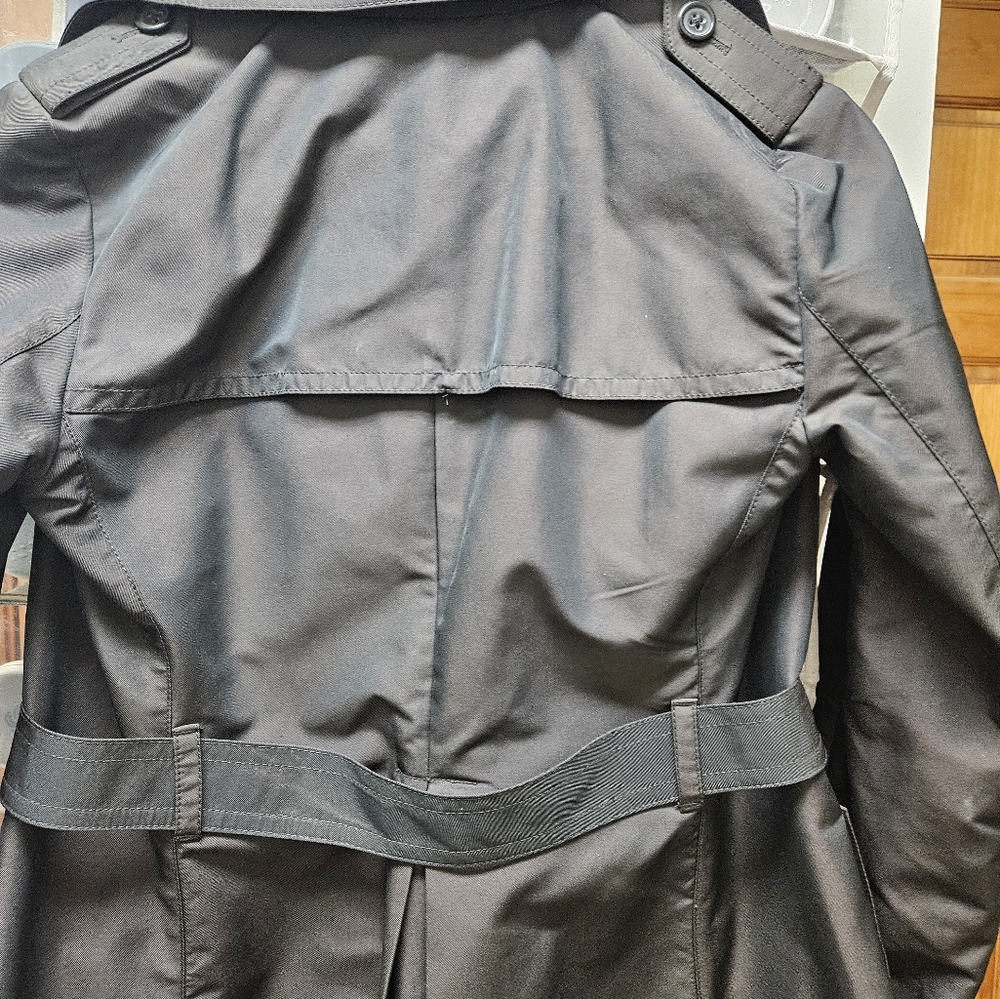 Banana Republic Waterproof Classic Trench Coat - Picture 9 of 9